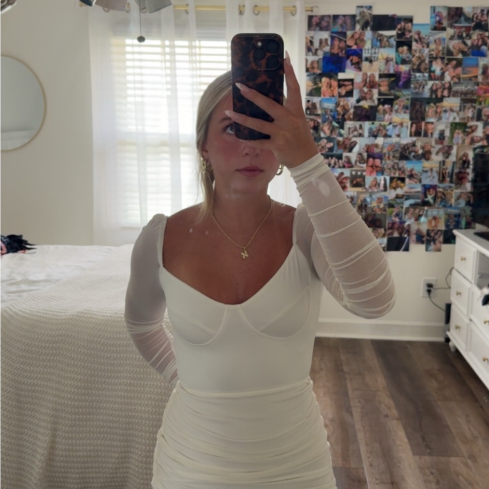 Elegant White Long Sleeve Dress